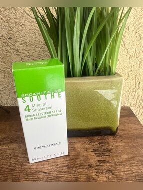 Rodan + Fields Soothe SPF 30 Mineral Sunscreen Step 4 Sealed